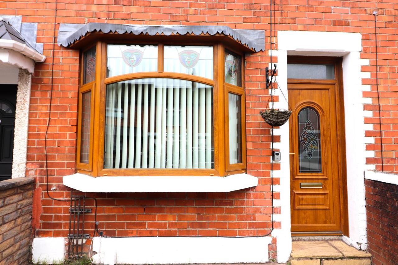 St James'S Rd Belfast Esterno foto